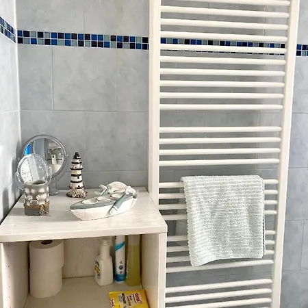 Res A Ros 13 Apartment